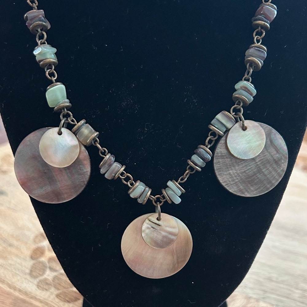 Vintage earth tone  Shell‎ Pendant Necklace